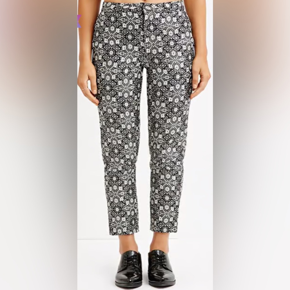 Forever 21 Women's Metallic Print Tapered Pants silver metallic pattern